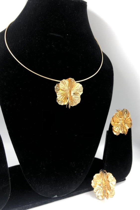 Ornate Gold Floral Hasli